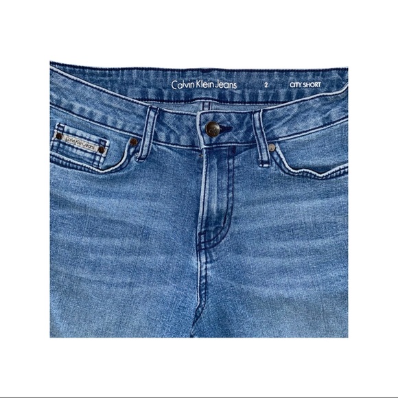 Calvin Klein Jeans | City Short - Picture 2 of 5